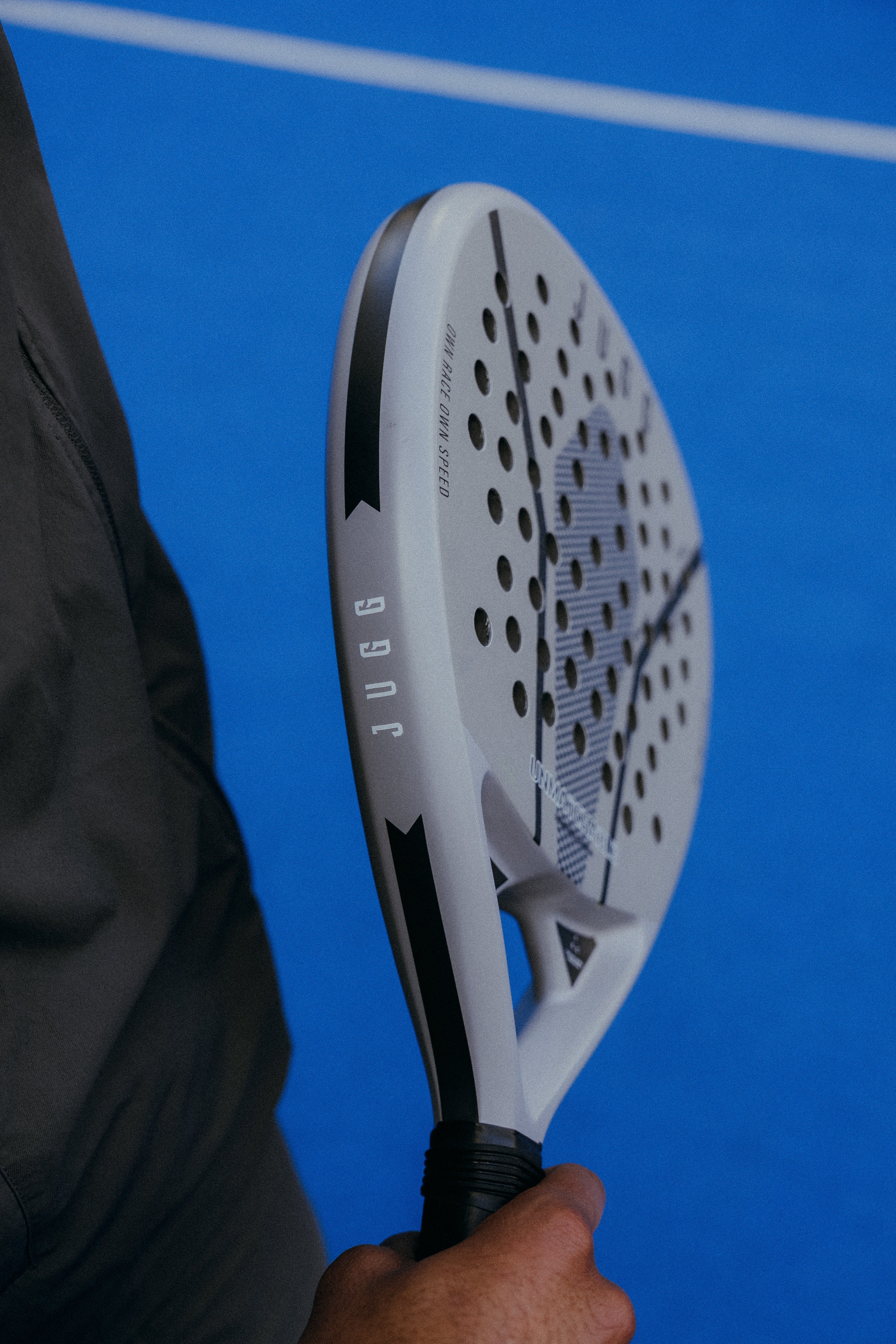 THE UNMATCHABLE - CARBON GREY