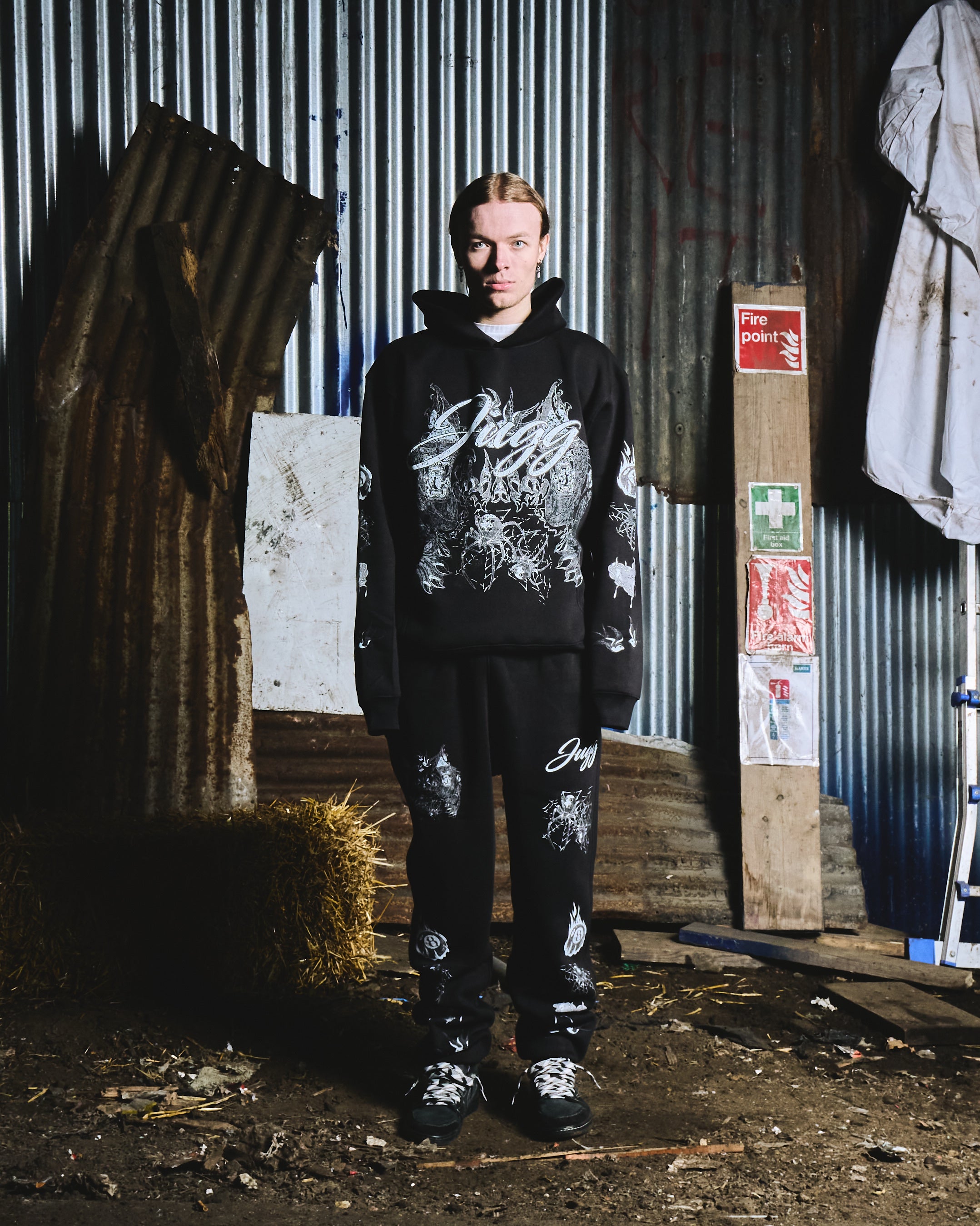 SPIDER TRACKY - BLACK WHITE