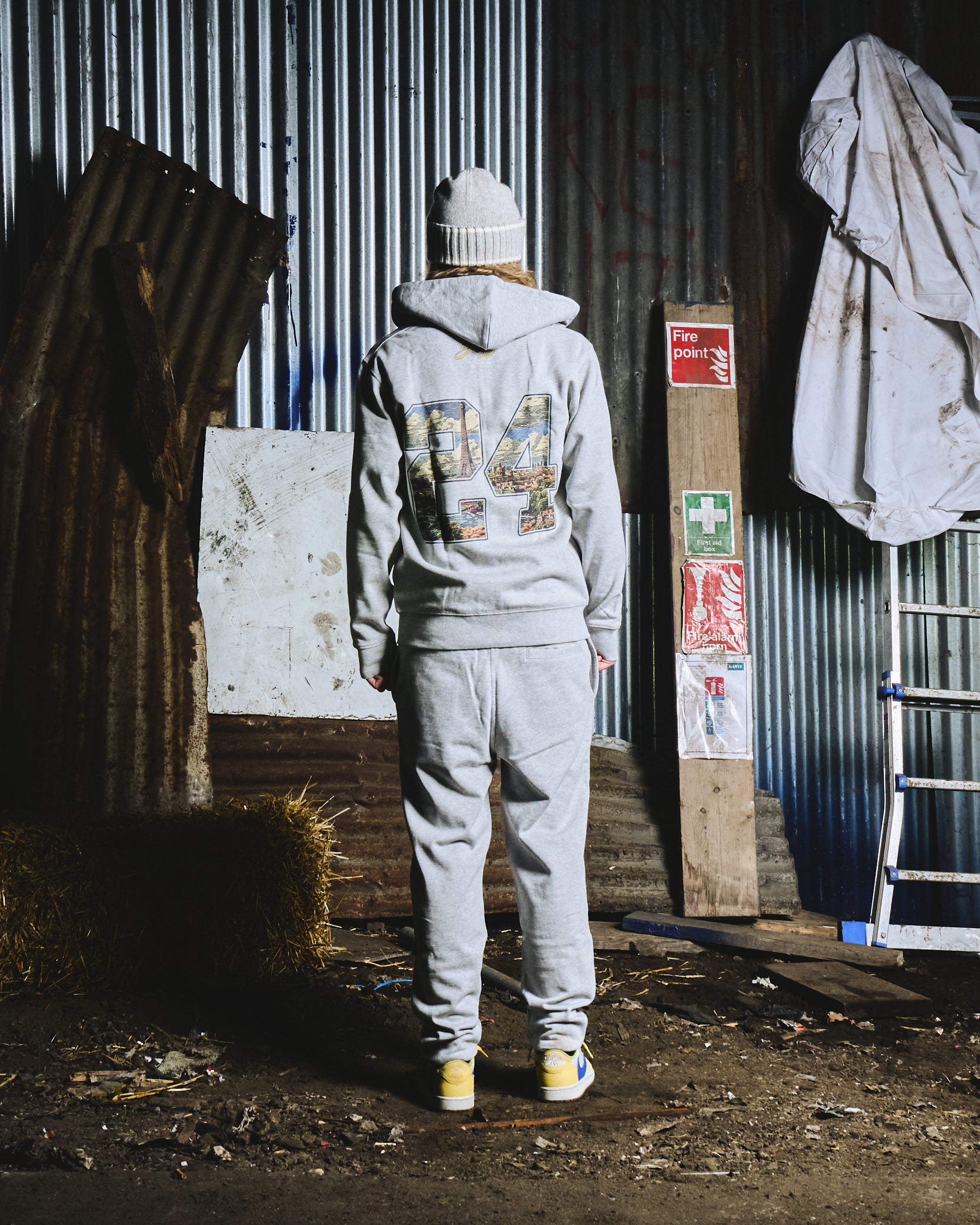 24 TRACKY - GREY OG